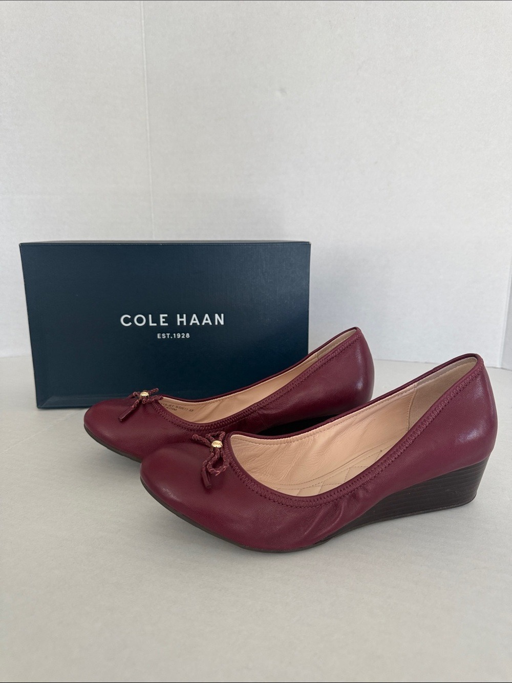 Cole Haan Zinfandel Leather Tali Grand Lace Wedges Bow Quilted Burgundy Sz 8